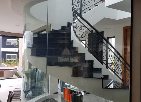 guarda corpo da escada de vidro